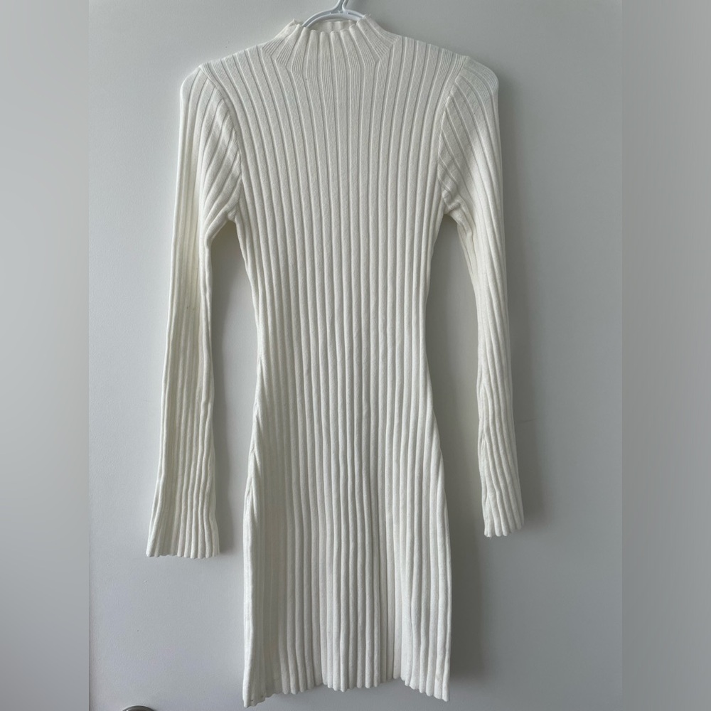 White Mock Neck Bodycon Ribbed Sweater Dress - size US 4